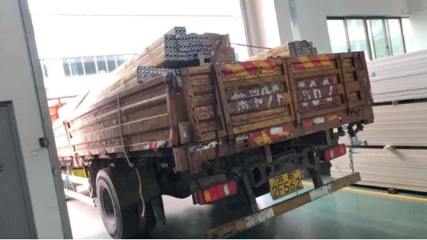 攜手戰(zhàn)役，共度難關(guān)！
